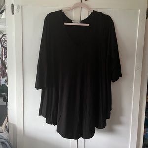 Green Envelope 2x black 3/4 sleeve V neck swing top tunic